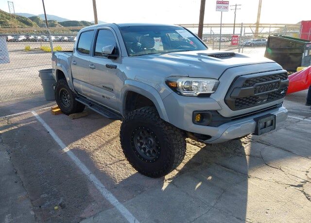 2018 TOYOTA Tacoma