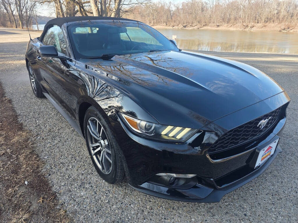2017 FORD Mustang