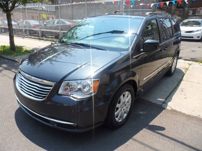 2014 CHRYSLER Town and Country
