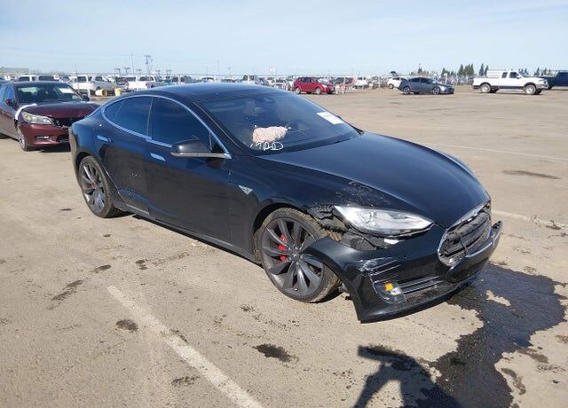 2016 TESLA Model S