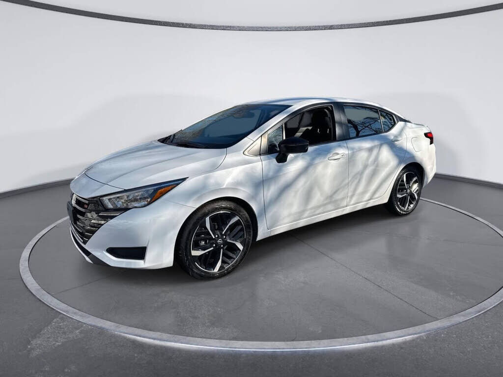 2023 NISSAN Versa