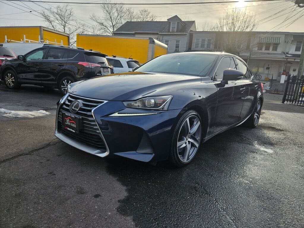 2017 LEXUS IS