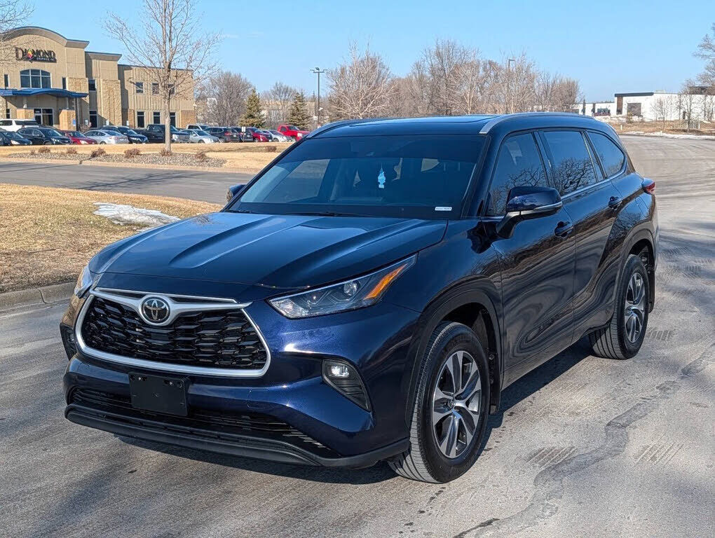 2022 TOYOTA Highlander