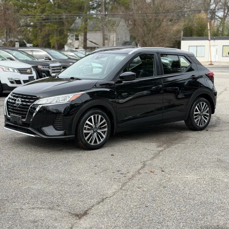 2022 NISSAN Kicks