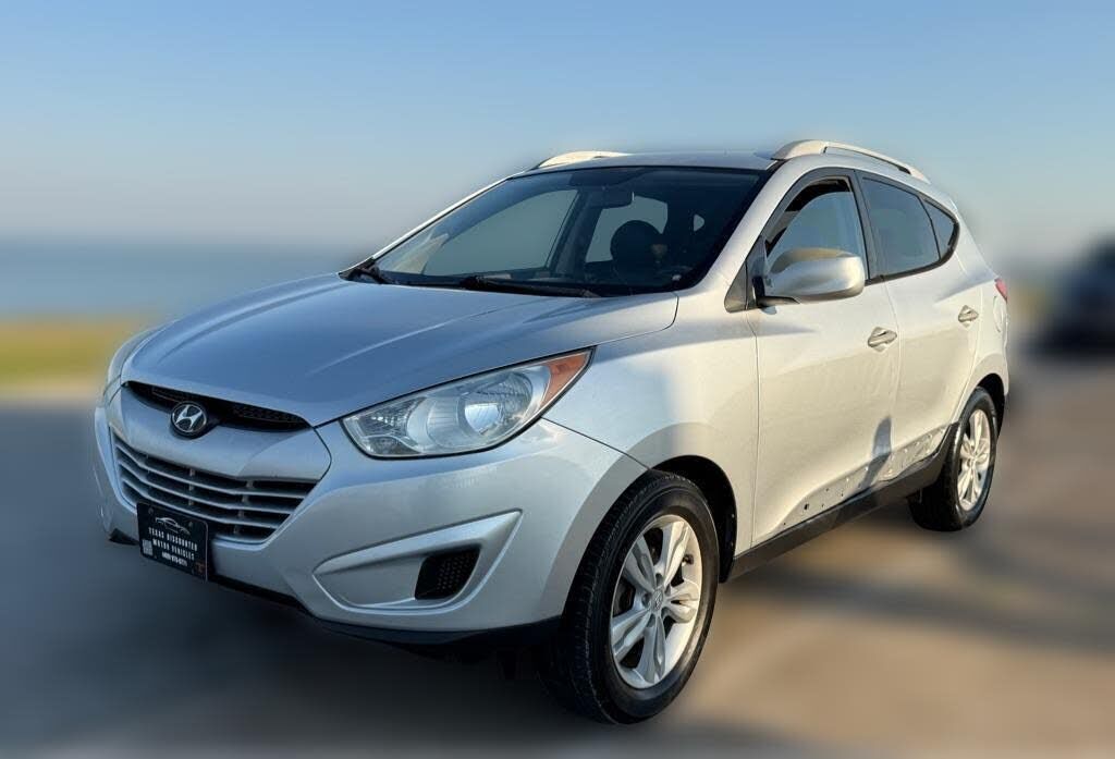 2010 HYUNDAI Tucson