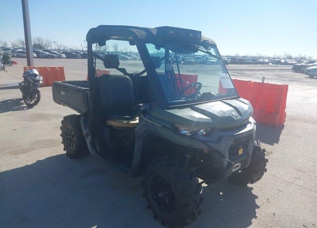 2022 CAN-AM Defender/Traxter