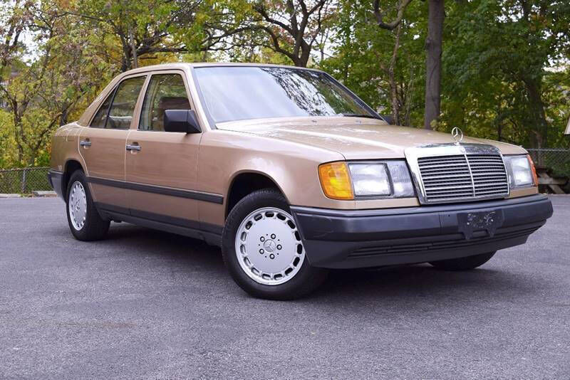 1987 MERCEDES-BENZ 260
