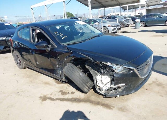 2016 MAZDA Mazda3