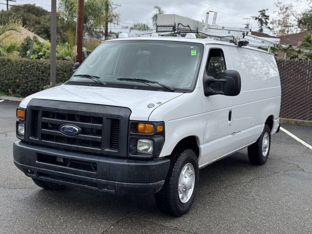 2011 FORD E-350