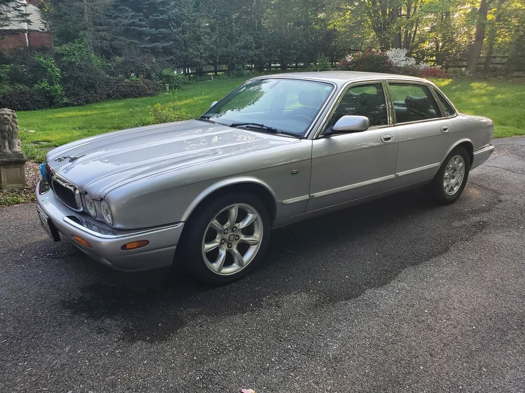 Jaguar XJ8