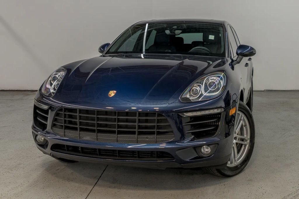 2017 PORSCHE Macan