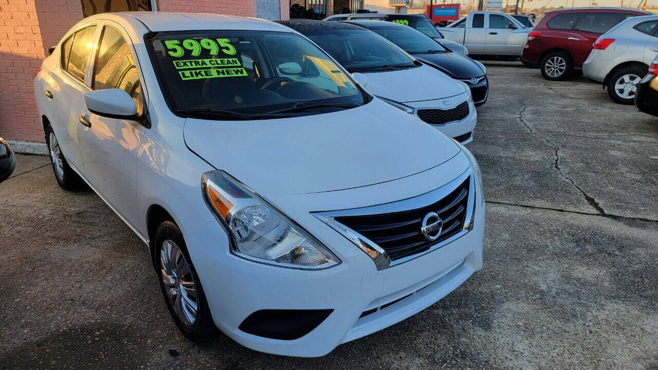 2016 NISSAN Versa