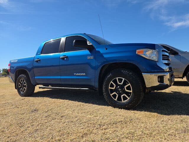 2017 TOYOTA Tundra