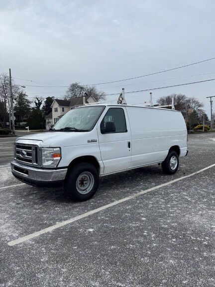 2014 FORD E-250