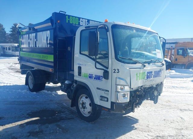 2025 ISUZU NPR/NPR-HD