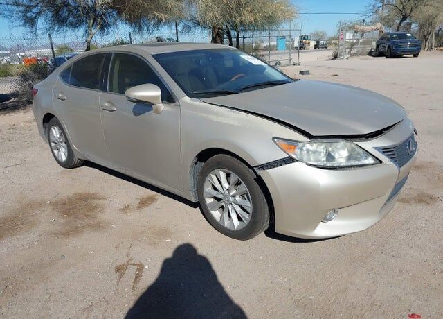 2013 LEXUS ES