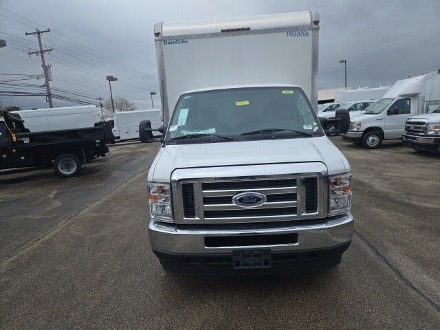 2025 FORD E-450