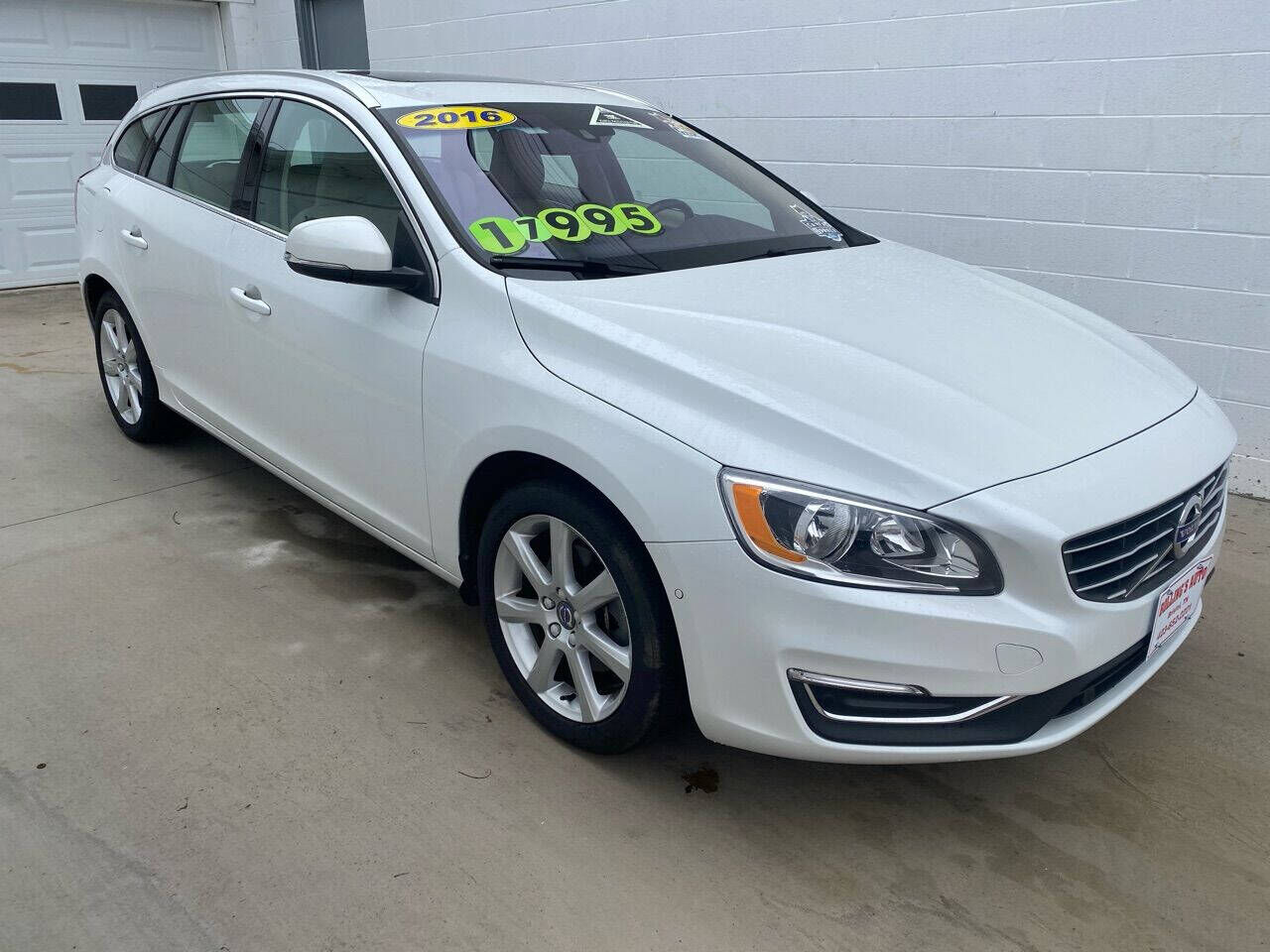 2016 VOLVO V60