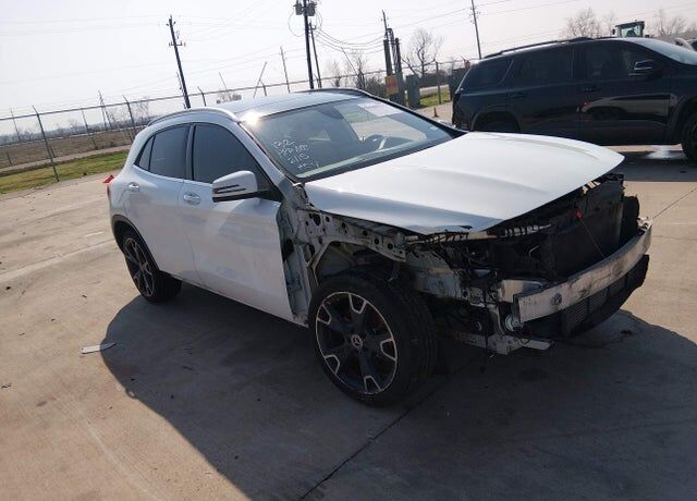 2019 MERCEDES-BENZ GLA-Class