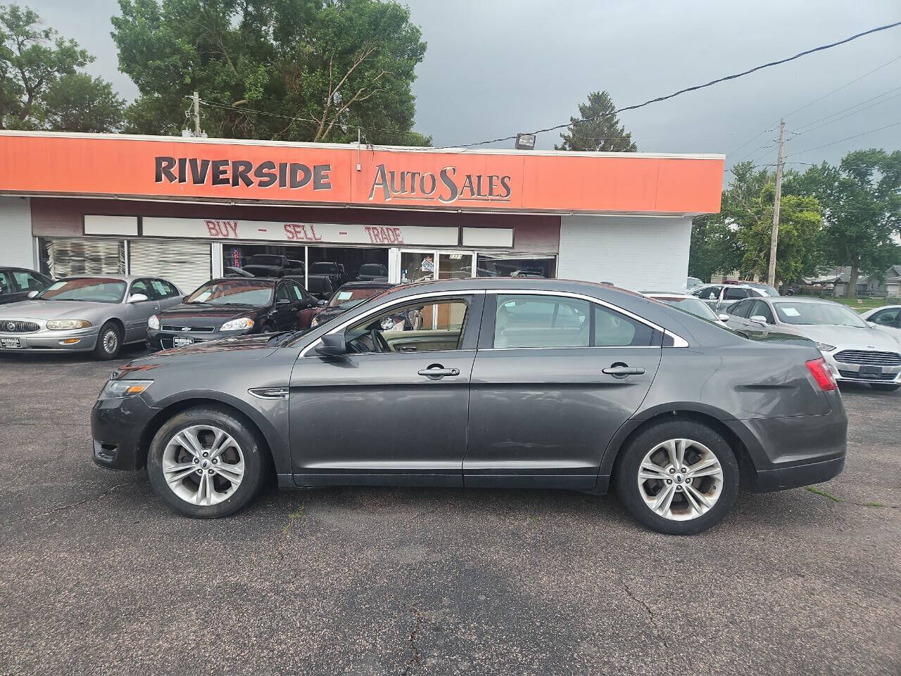 2016 FORD Taurus