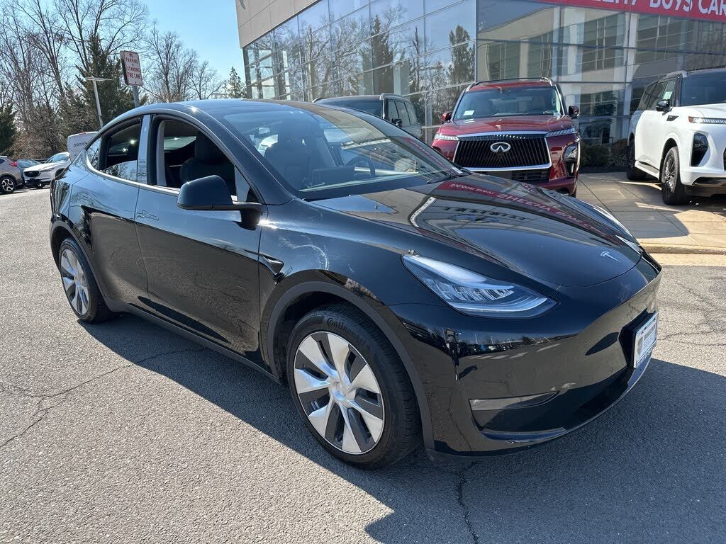 2022 TESLA Model Y