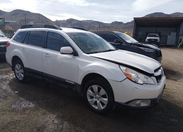 2012 SUBARU Outback