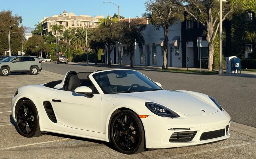 2024 PORSCHE 718