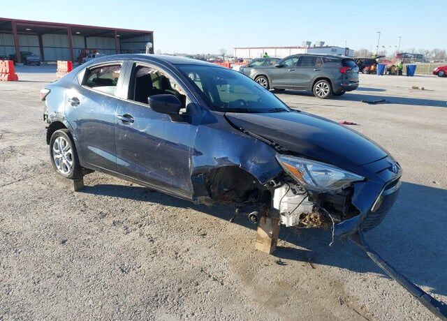 2017 TOYOTA Yaris