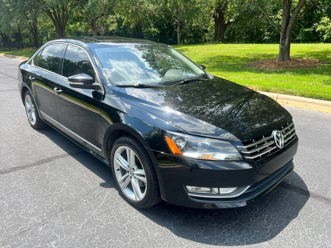 2014 VOLKSWAGEN Passat