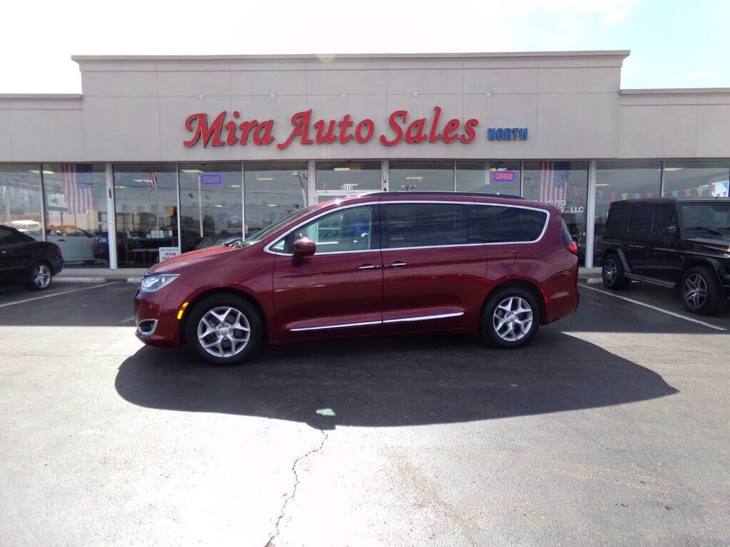 2017 CHRYSLER Pacifica
