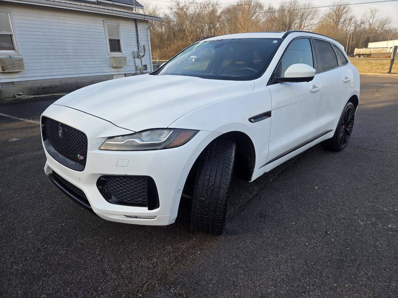 2017 JAGUAR F-Pace