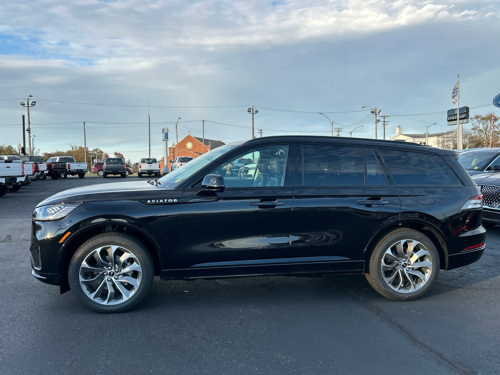 2026 LINCOLN Aviator