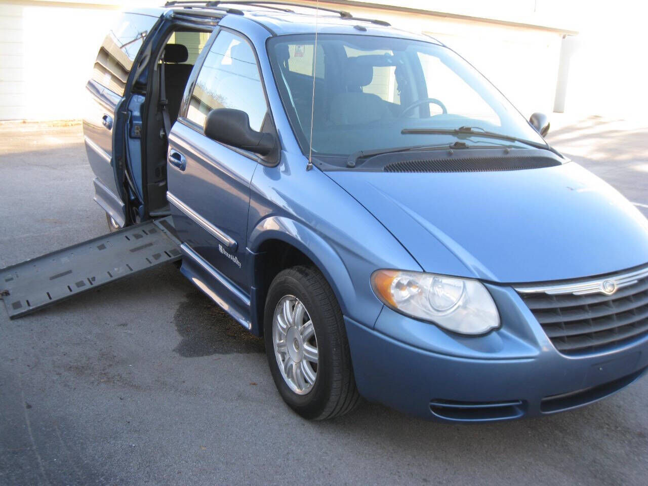 2007 CHRYSLER Town and Country