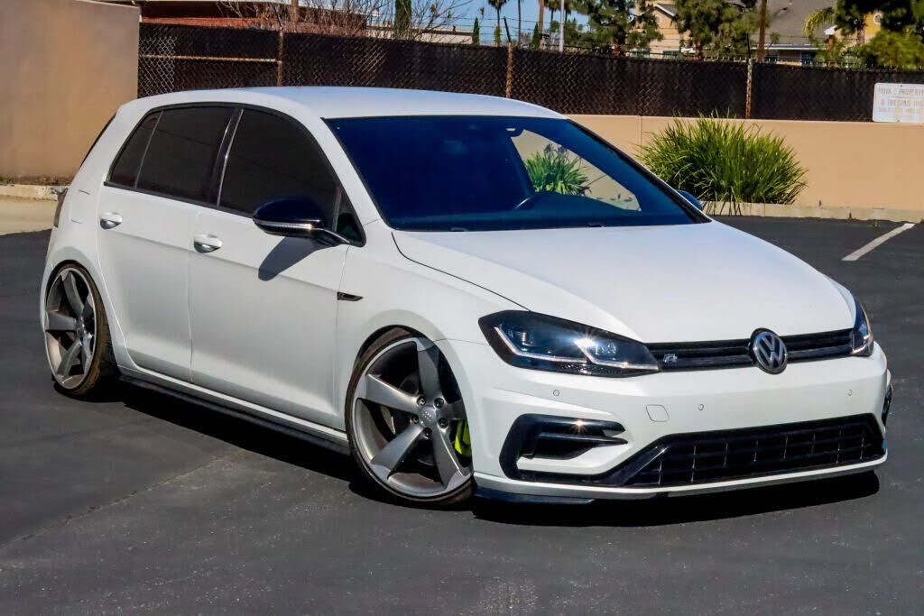 2019 VOLKSWAGEN Golf R