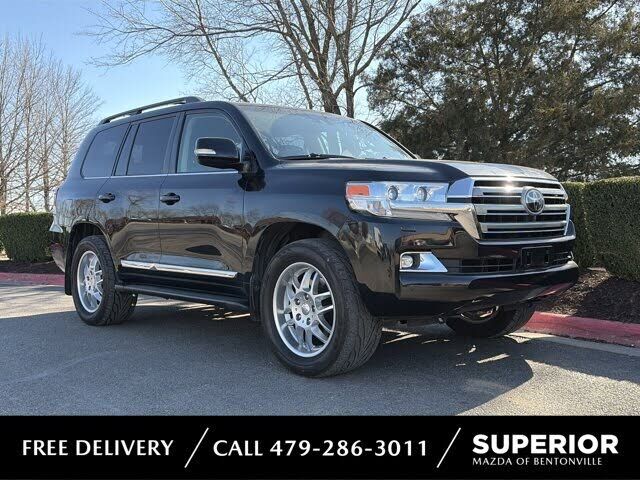 2019 TOYOTA Land Cruiser