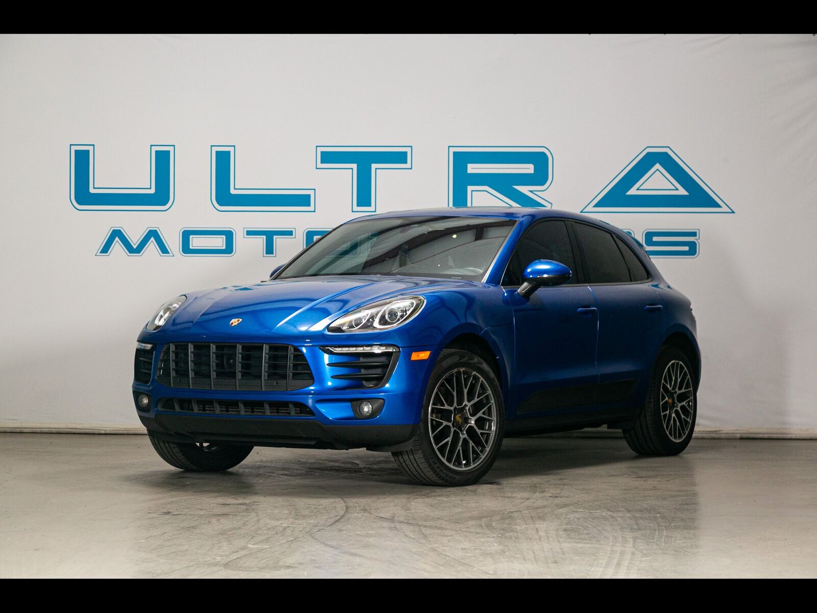 2018 PORSCHE Macan