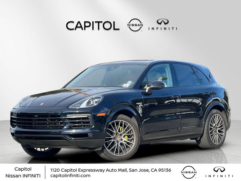 2023 PORSCHE Cayenne