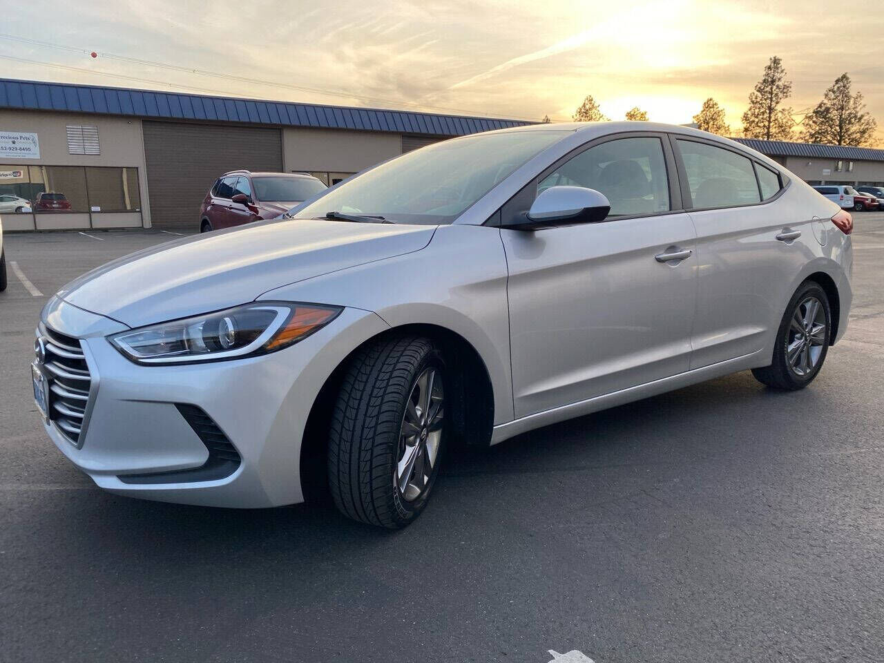 2017 HYUNDAI Elantra