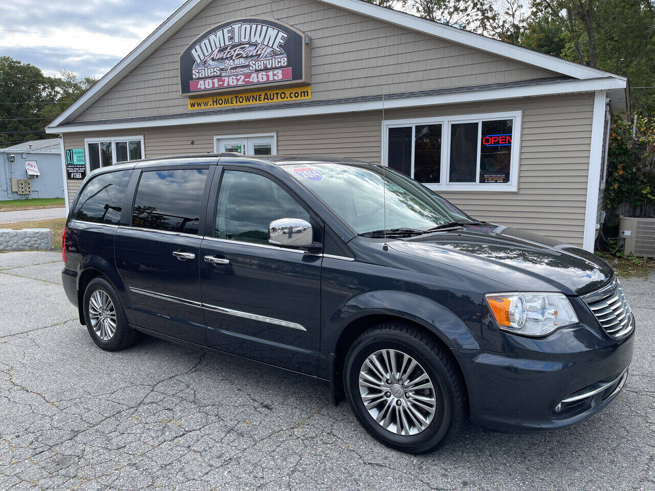 2014 CHRYSLER Town and Country