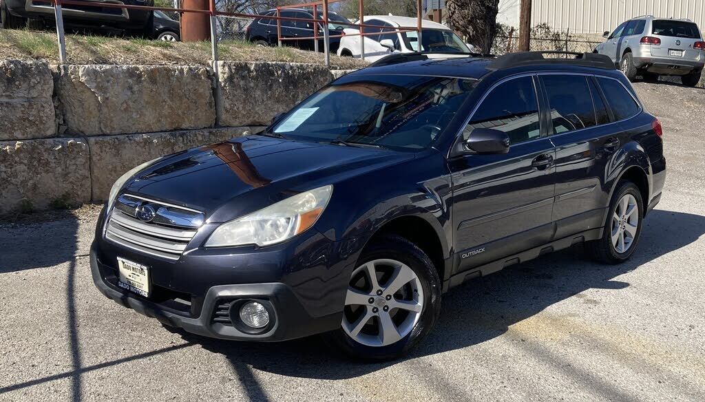 2013 SUBARU Outback