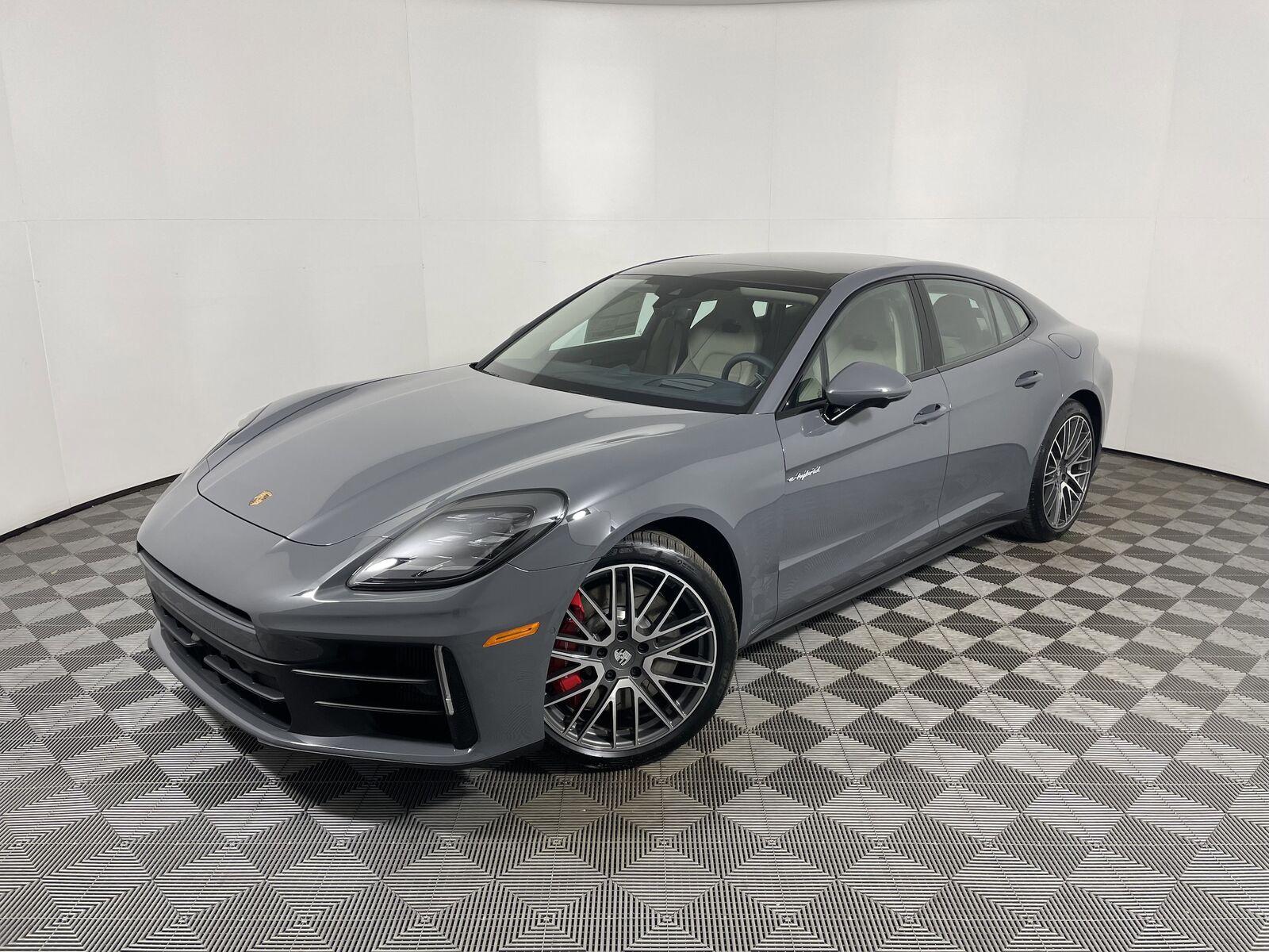 2026 PORSCHE Panamera