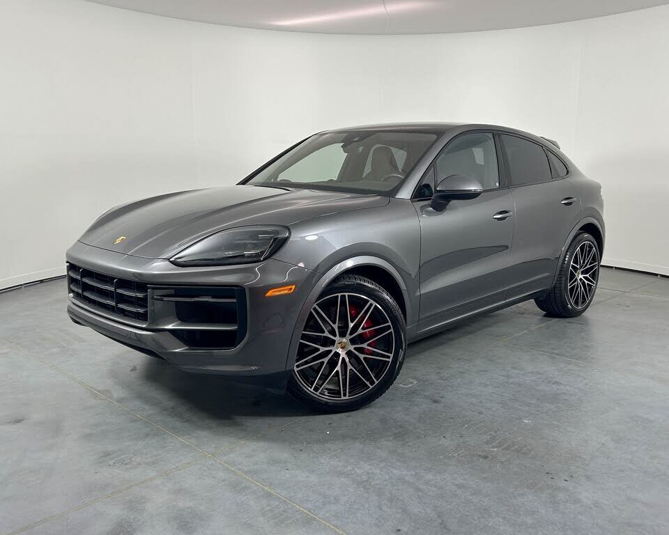 2024 PORSCHE Cayenne