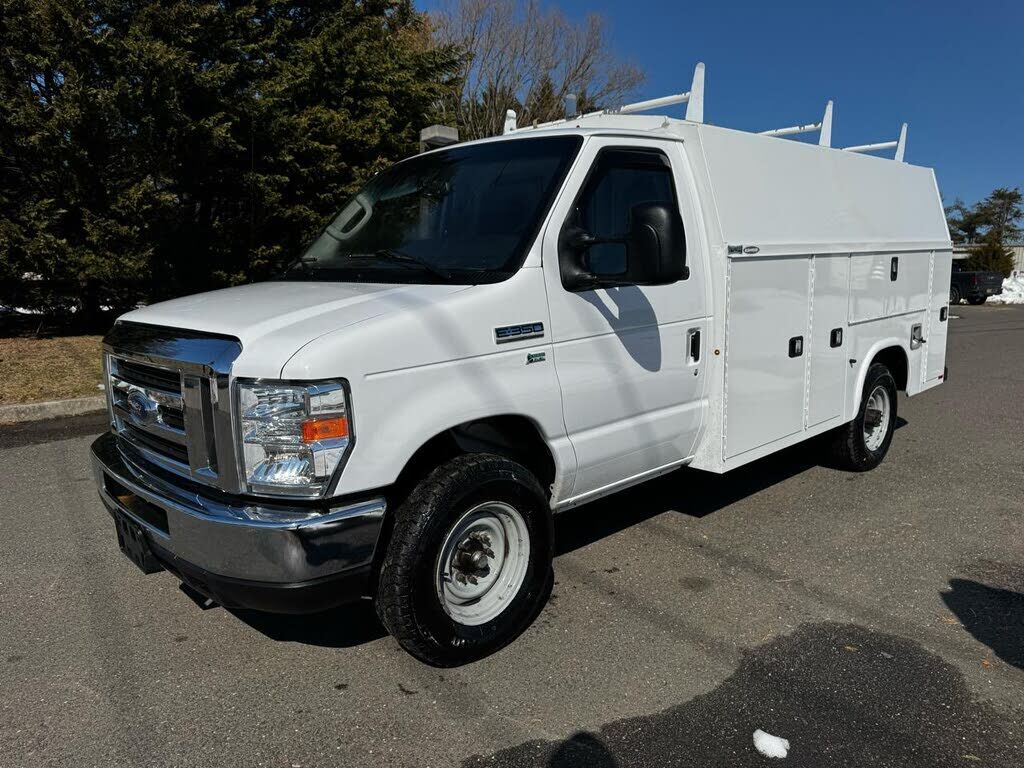 2019 FORD E-350