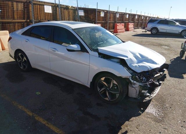 2022 HYUNDAI Elantra