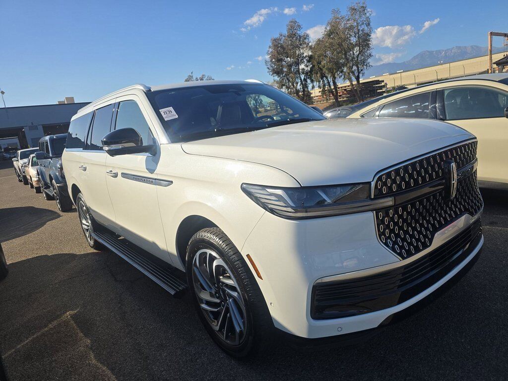 2025 LINCOLN Navigator L