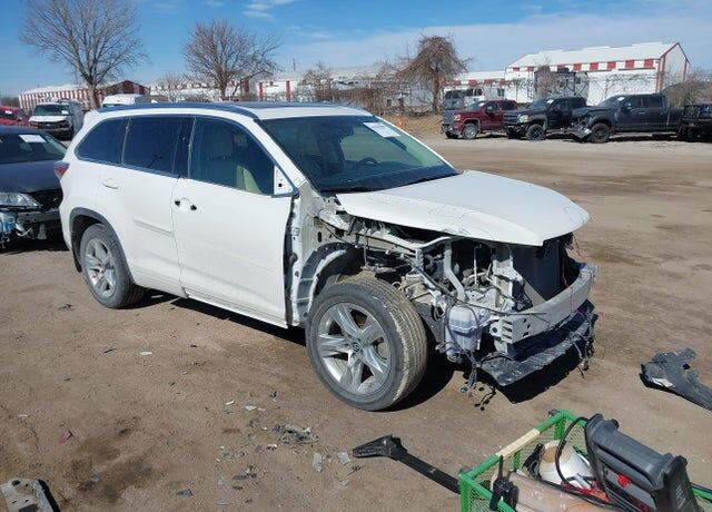 2016 TOYOTA Highlander