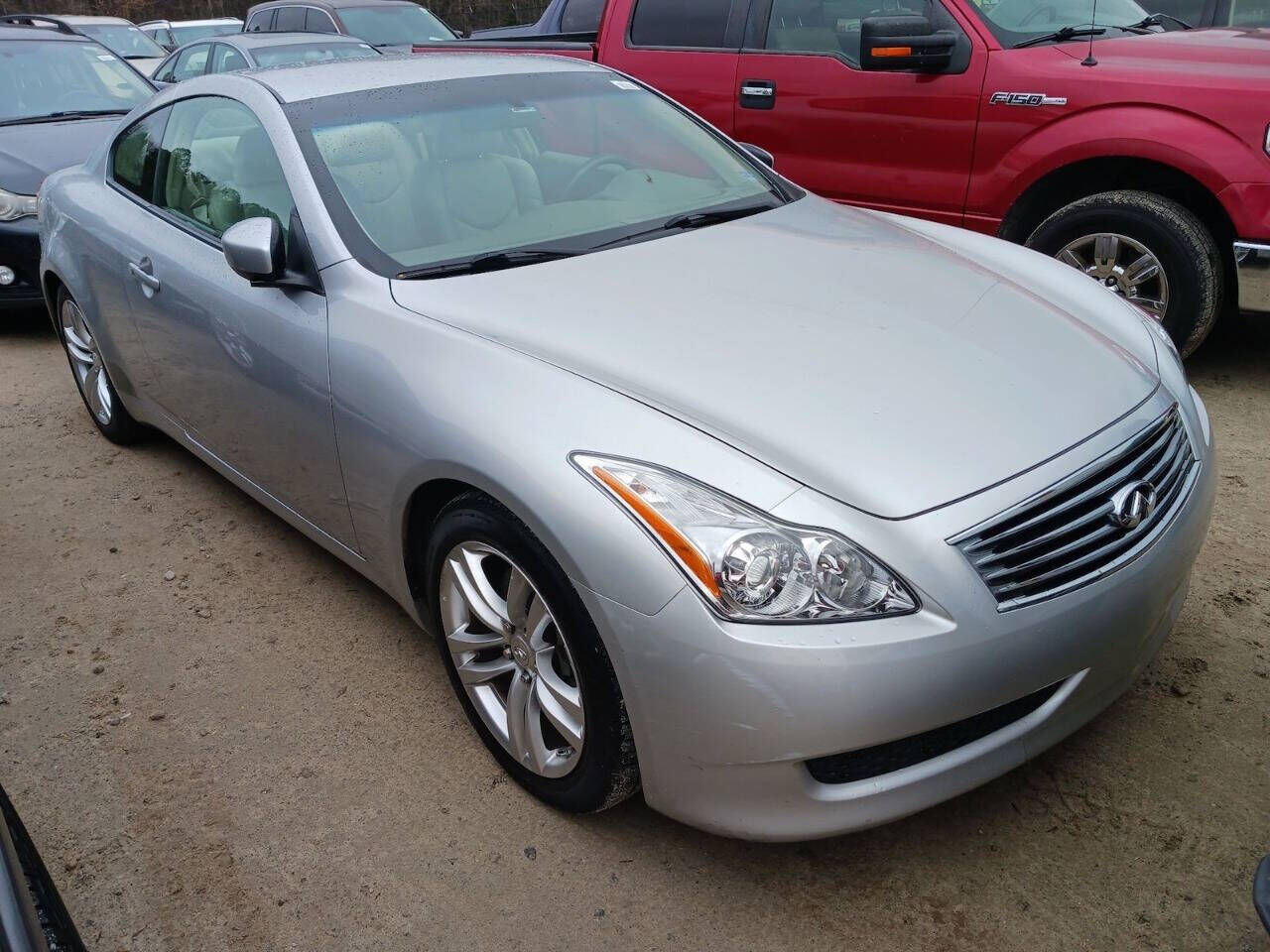 2010 INFINITI G37