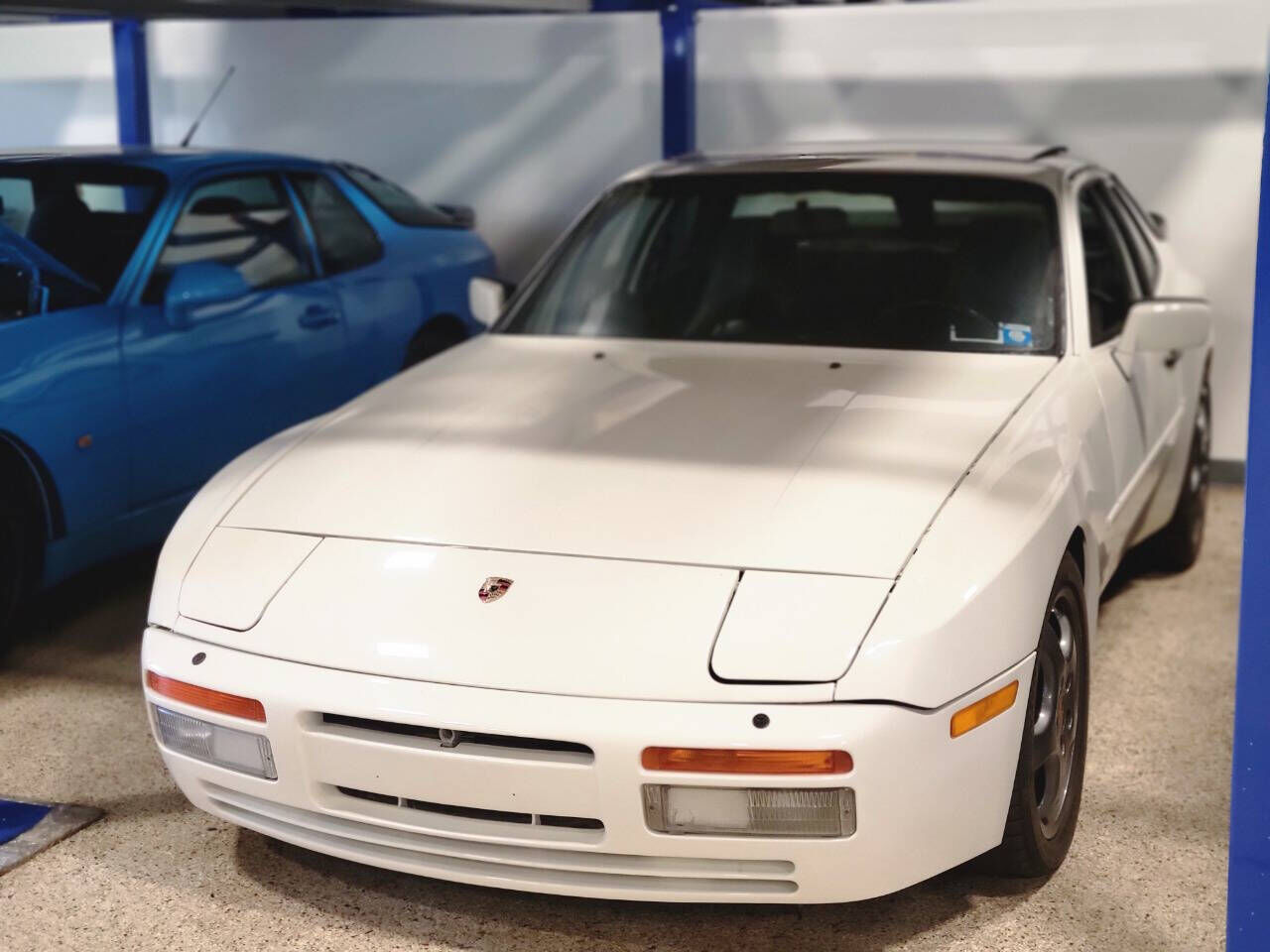 1987 PORSCHE 944