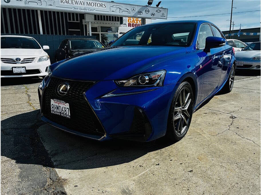 2017 LEXUS IS