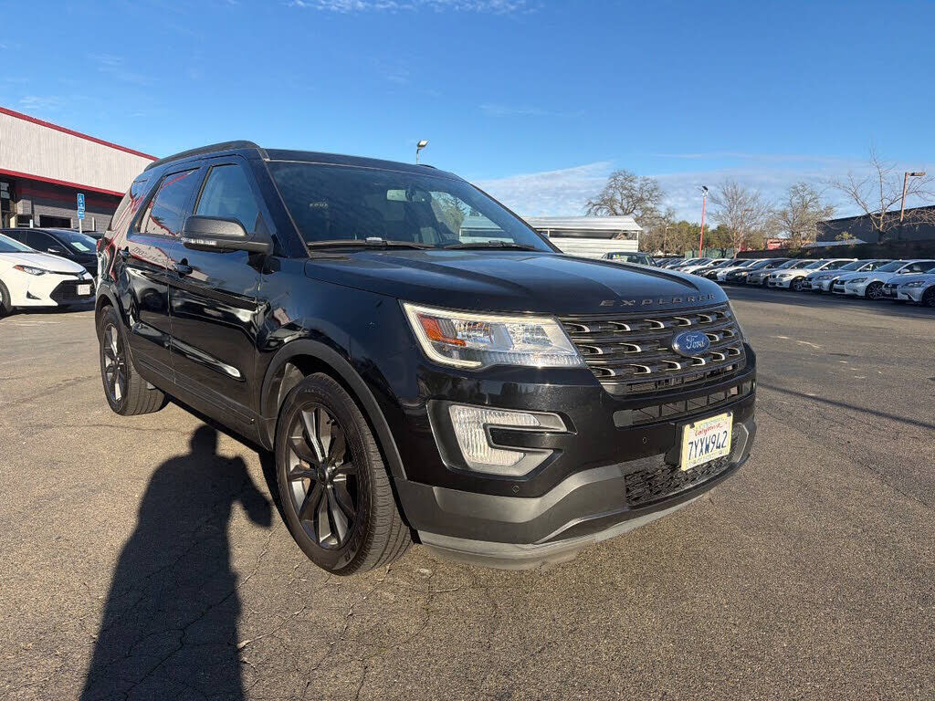 2017 FORD Explorer